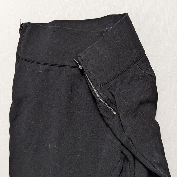 Old Navy Women's Size Medium Black Leggings with Zipper Design Sides - Picture 3 of 5